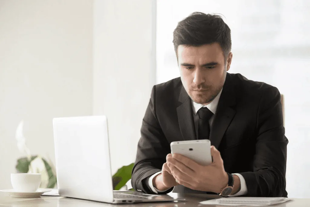 Field representative using Habsy Business Card Manager offline to manage business card contacts and sales leads before syncing to CRM.